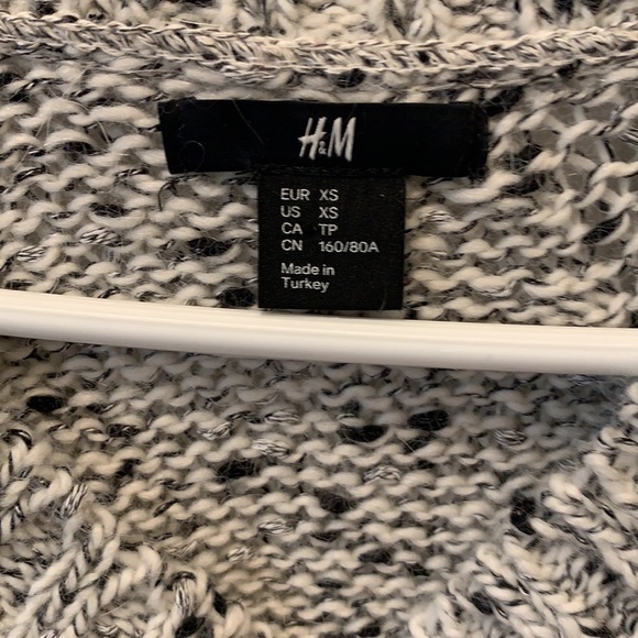 H&M Sweater - Picture 3 of 3